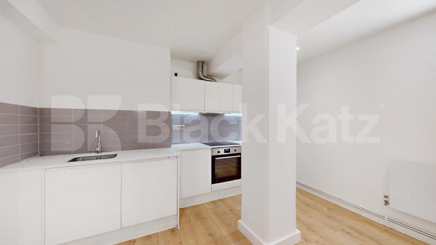  beautifully refurbished live/work one-bedroom apartment, Springfield House lofts - Tyssen Street, Dalston